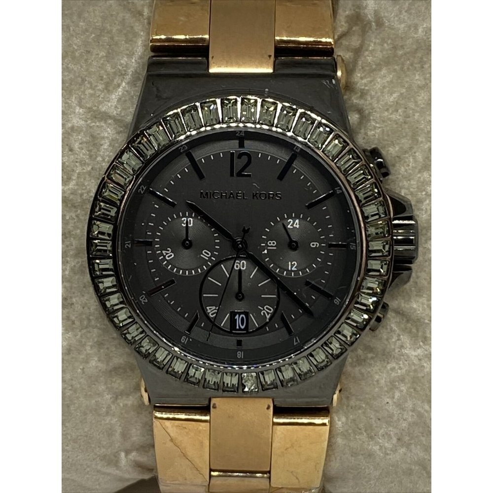 Michael Kors MK5579 Women's Stainless Steel Analog - Picture 2 of 12